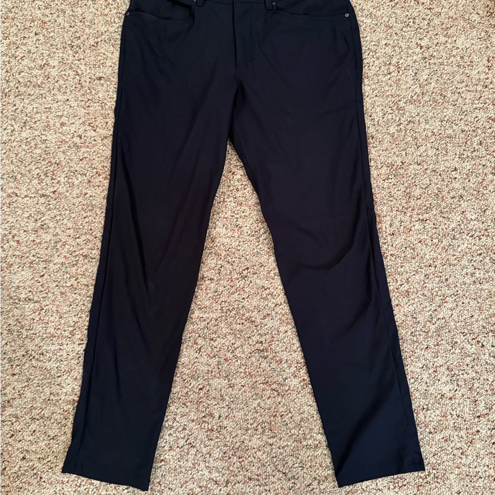 Lululemon Men’s Navy ABC Pants Size 32 Slim-Fit